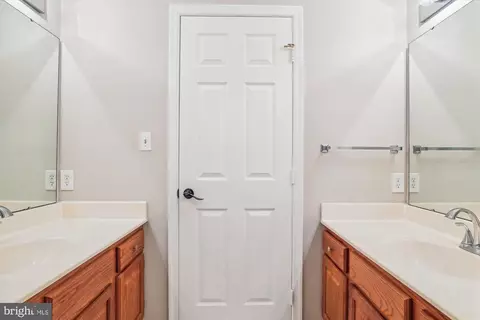 Entry Way - 1101 Hyman Ct, Crofton, MD 21114 photo 12 of 17