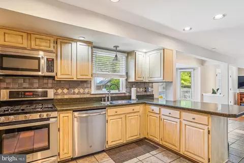 Kitchen - 1101 Hyman Ct, Crofton, MD 21114 photo 3 of 3