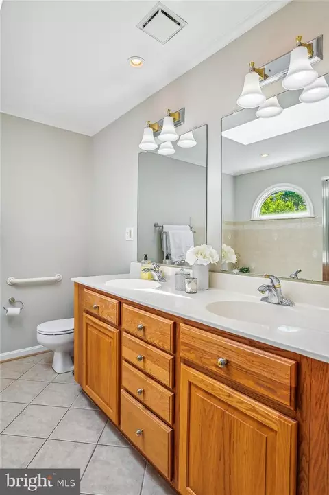 Bath - 1101 Hyman Ct, Crofton, MD 21114 photo 4 of 6