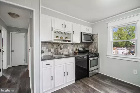 713 218th St, Pasadena, MD 21122 photo 5