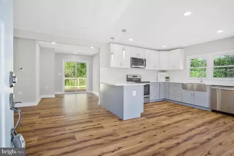 Entry Way - 84 Gambrills Rd, Severn, MD 21144 photo 1 of 11
