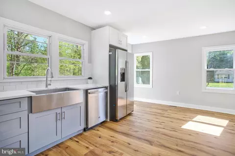 Entry Way - 84 Gambrills Rd, Severn, MD 21144 photo 6 of 11