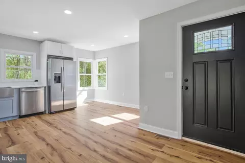 Entry Way - 84 Gambrills Rd, Severn, MD 21144 photo 2 of 11
