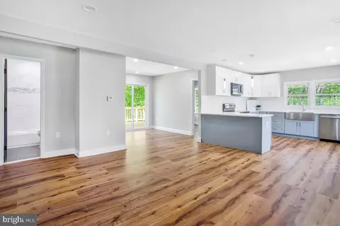 Entry Way - 84 Gambrills Rd, Severn, MD 21144 photo 4 of 11