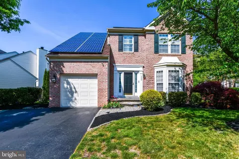 122 Foxtrap Dr, Glen Burnie, MD 21061