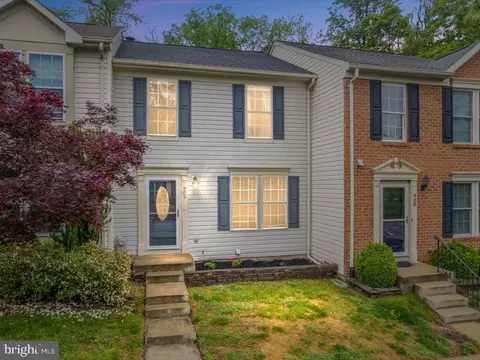 902 Chestnut Wood Ct, Chestnut Hill Cove, MD 21226