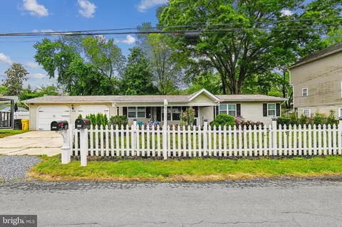 1739 Fairhill Dr, Edgewater, MD 21037