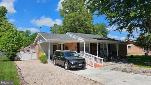 7052 Charleston Ave, North Beach, MD 20714