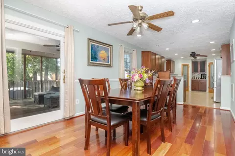 Dining - 7916 Leeds Dr, Pasadena, MD 21122 photo 2 of 3
