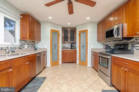 Kitchen - 7916 Leeds Dr, Pasadena, MD 21122 photo 1 of 4