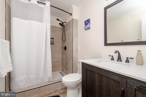 Bath - 7916 Leeds Dr, Pasadena, MD 21122 photo 1 of 3