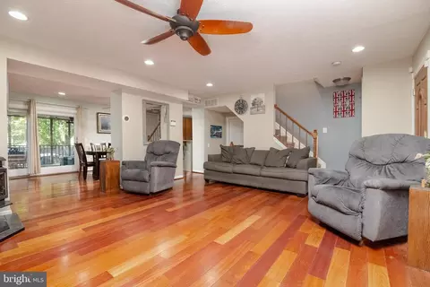 Living - 7916 Leeds Dr, Pasadena, MD 21122 photo 1 of 2