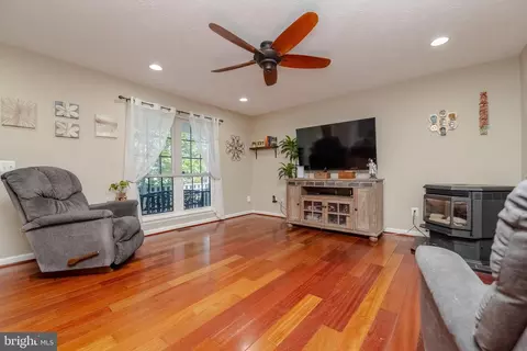 Living - 7916 Leeds Dr, Pasadena, MD 21122 photo 2 of 2