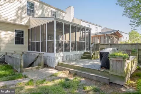 Exterior - 7916 Leeds Dr, Pasadena, MD 21122 photo 6 of 10