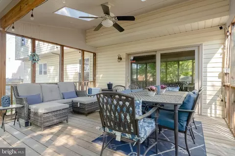 Exterior - 7916 Leeds Dr, Pasadena, MD 21122 photo 7 of 10