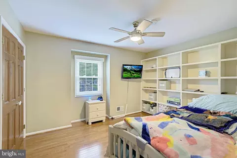 Bedroom - 444 Poplar Leaf Dr, Edgewater, MD 21037 photo 6 of 7