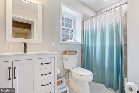 Bath - 444 Poplar Leaf Dr, Edgewater, MD 21037 photo 1 of 6