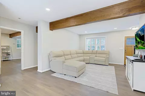 Living - 444 Poplar Leaf Dr, Edgewater, MD 21037 photo 2 of 2