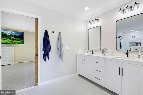 Bath - 444 Poplar Leaf Dr, Edgewater, MD 21037 photo 5 of 6
