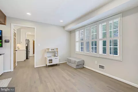 Entry Way - 444 Poplar Leaf Dr, Edgewater, MD 21037 photo 2 of 6