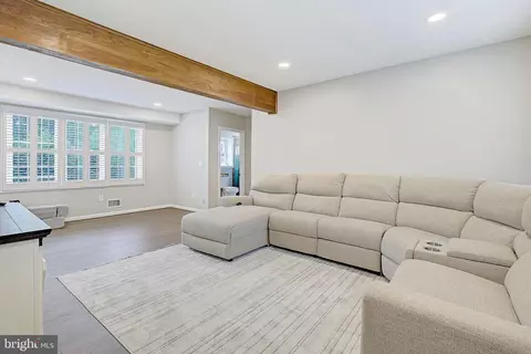 Living - 444 Poplar Leaf Dr, Edgewater, MD 21037 photo 1 of 2