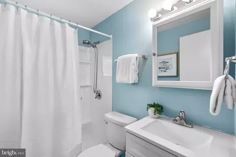 Bath - 178 Chelsea Rd, Pasadena, MD 21122 photo 1 of 2