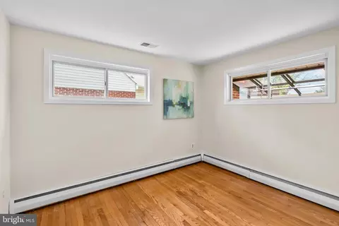 Bedroom - 178 Chelsea Rd, Pasadena, MD 21122 photo 4 of 7