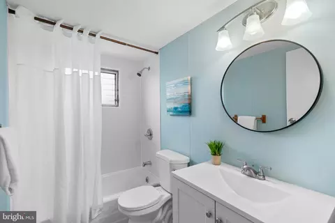 Bath - 178 Chelsea Rd, Pasadena, MD 21122 photo 2 of 2