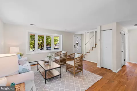 Living - 178 Chelsea Rd, Pasadena, MD 21122 photo 1 of 4