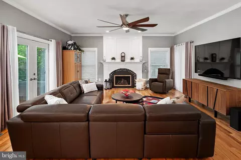 Living - 902 Saint Michael Dr, Gambrills, MD 21054 photo 2 of 2