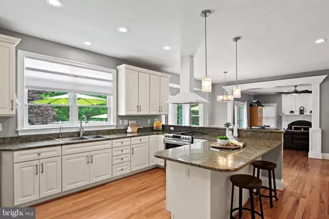 Kitchen - 902 Saint Michael Dr, Gambrills, MD 21054 photo 2 of 2