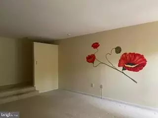 Living - 142 Georgetown Rd #2, Annapolis, MD 21403 photo 1 of 1