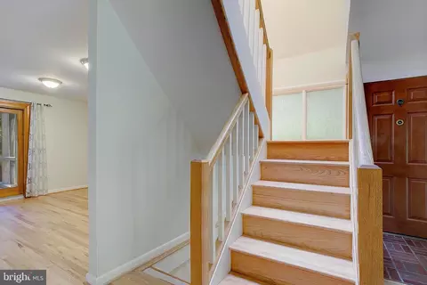Entry Way - 1026 Pinecrest Dr, Annapolis, MD 21403 photo 2 of 2