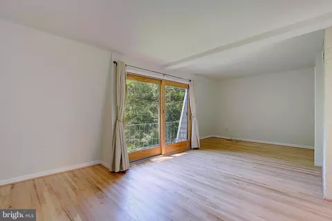 Living - 1026 Pinecrest Dr, Annapolis, MD 21403 photo 4 of 4