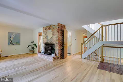Living - 1026 Pinecrest Dr, Annapolis, MD 21403 photo 1 of 4