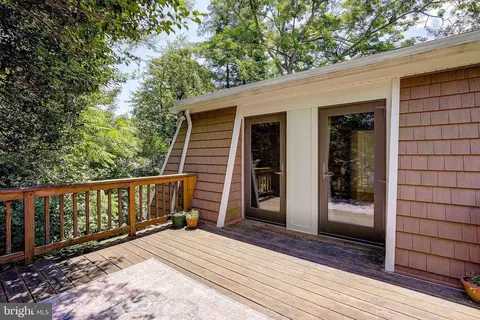 Exterior - 1026 Pinecrest Dr, Annapolis, MD 21403 photo 3 of 7