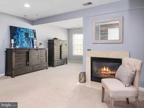Living - 86 Two Rivers Dr, Edgewater, MD 21037 photo 4 of 5
