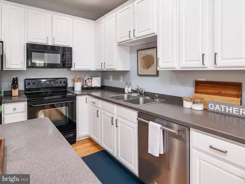 Kitchen - 86 Two Rivers Dr, Edgewater, MD 21037 photo 3 of 4