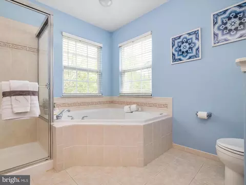 Bath - 86 Two Rivers Dr, Edgewater, MD 21037 photo 2 of 4