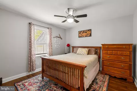 Bedroom - 100 Railroad Ave, Pasadena, MD 21122 photo 1 of 5