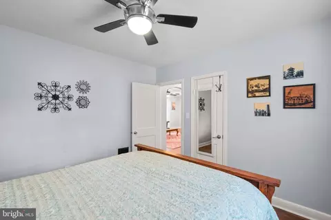 Bedroom - 100 Railroad Ave, Pasadena, MD 21122 photo 2 of 5