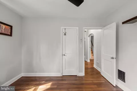Entry Way - 100 Railroad Ave, Pasadena, MD 21122 photo 3 of 3