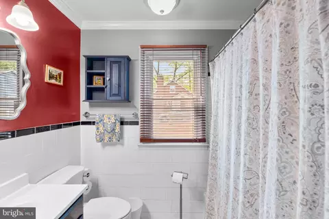 Bath - 100 Railroad Ave, Pasadena, MD 21122 photo 2 of 5