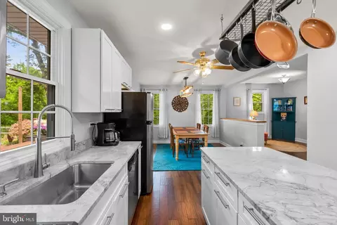 Kitchen - 100 Railroad Ave, Pasadena, MD 21122 photo 3 of 4