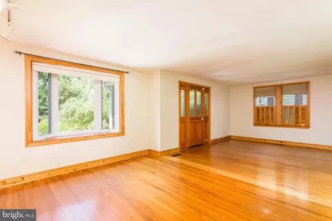 Living - 703 Shipley, Linthicum, MD 21090 photo 1 of 3