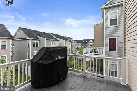 Exterior - 8322 Meadowood Dr, Hanover, MD 21076 photo 2 of 4