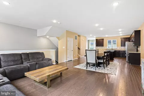 Entry Way - 8322 Meadowood Dr, Hanover, MD 21076 photo 5 of 7