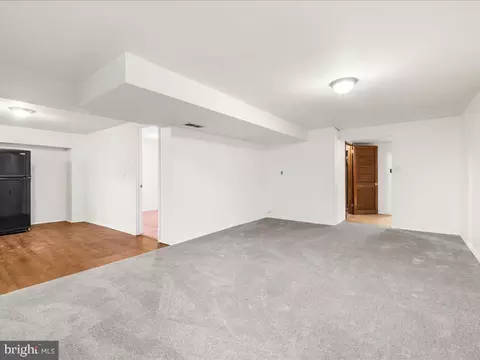 Living - 308 Doris Ave, Brooklyn, MD 21225 photo 4 of 4
