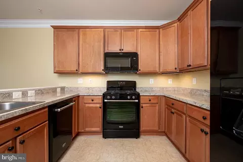 8013 Jean Ct #J-1, Pasadena, MD 21122 photo 11