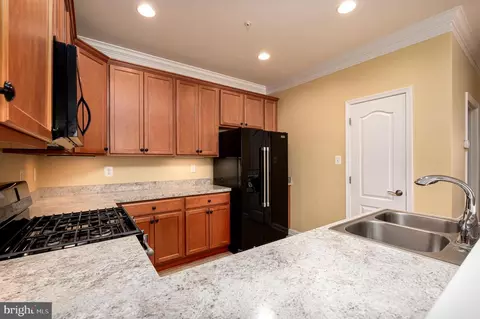8013 Jean Ct #J-1, Pasadena, MD 21122 photo 12